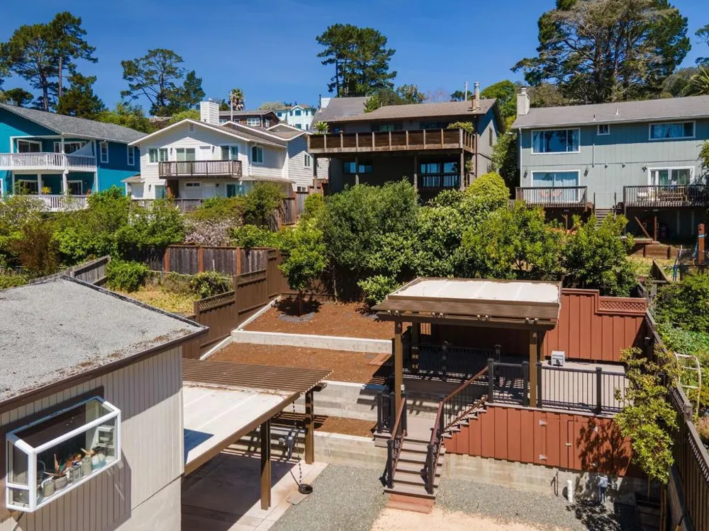 523 The Alameda El Granada, CA 94018