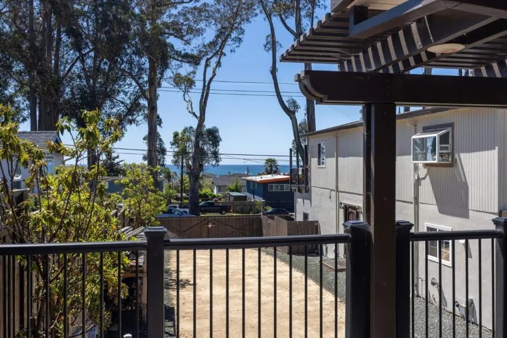 523 The Alameda El Granada, CA 94018