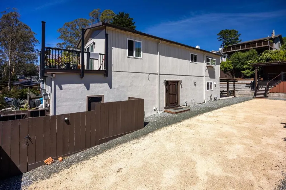 523 The Alameda El Granada, CA 94018