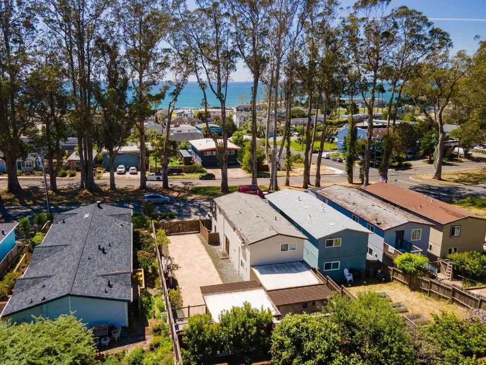 523 The Alameda El Granada, CA 94018