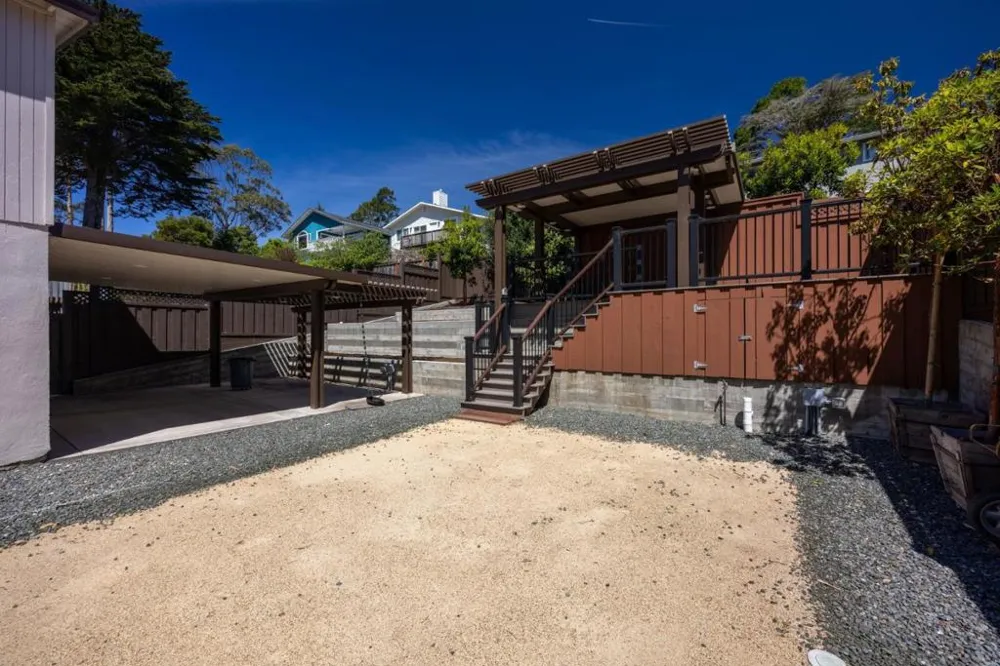 523 The Alameda El Granada, CA 94018
