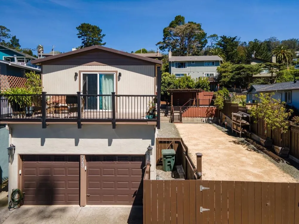 523 The Alameda El Granada, CA 94018