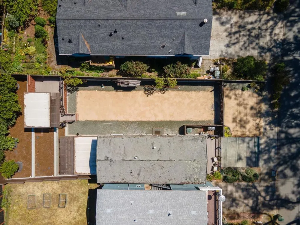 523 The Alameda El Granada, CA 94018