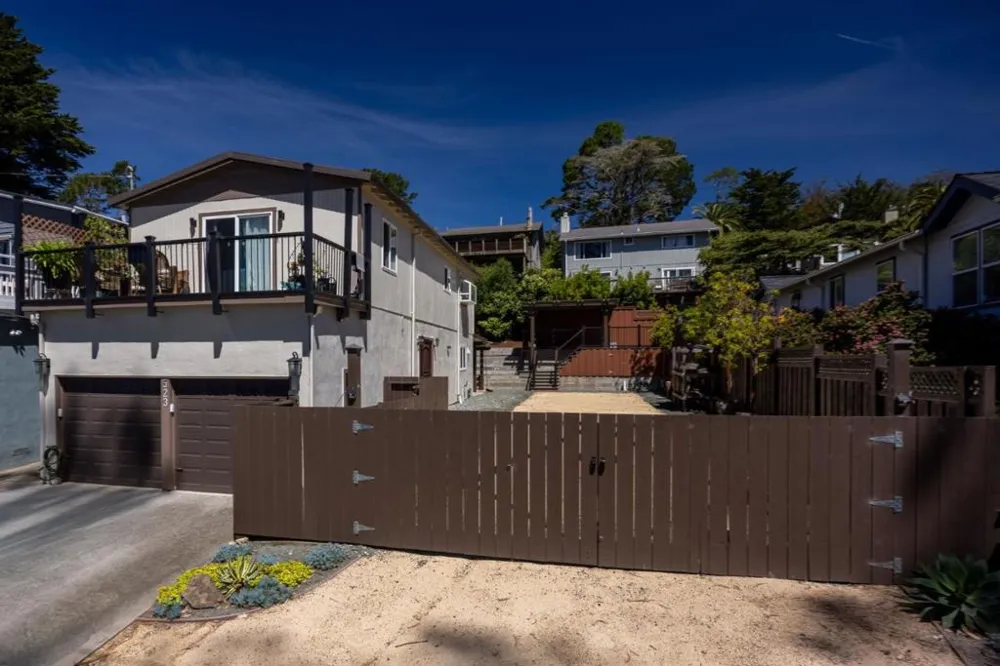 523 The Alameda El Granada, CA 94018