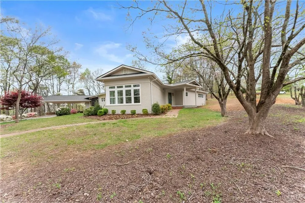 664 Chenocetah Drive Cornelia, GA 30531