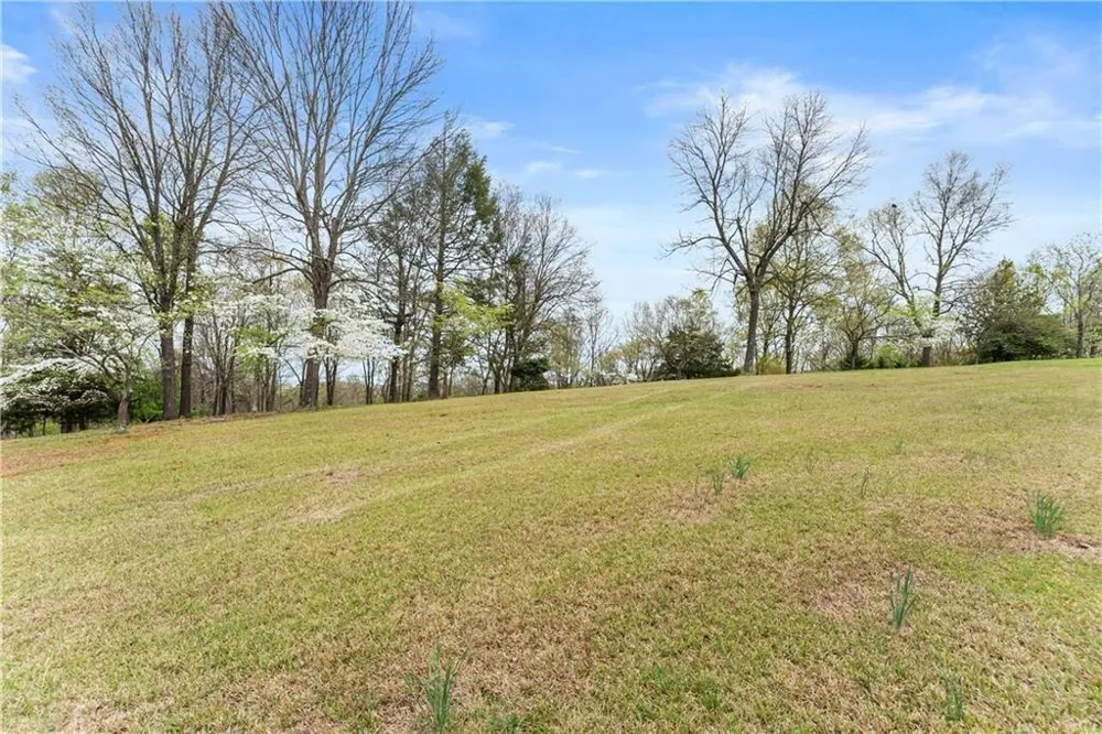 664 Chenocetah Drive Cornelia, GA 30531