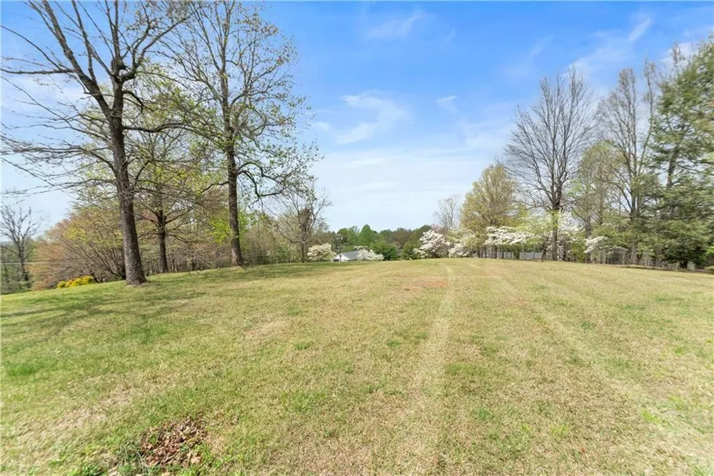 664 Chenocetah Drive Cornelia, GA 30531