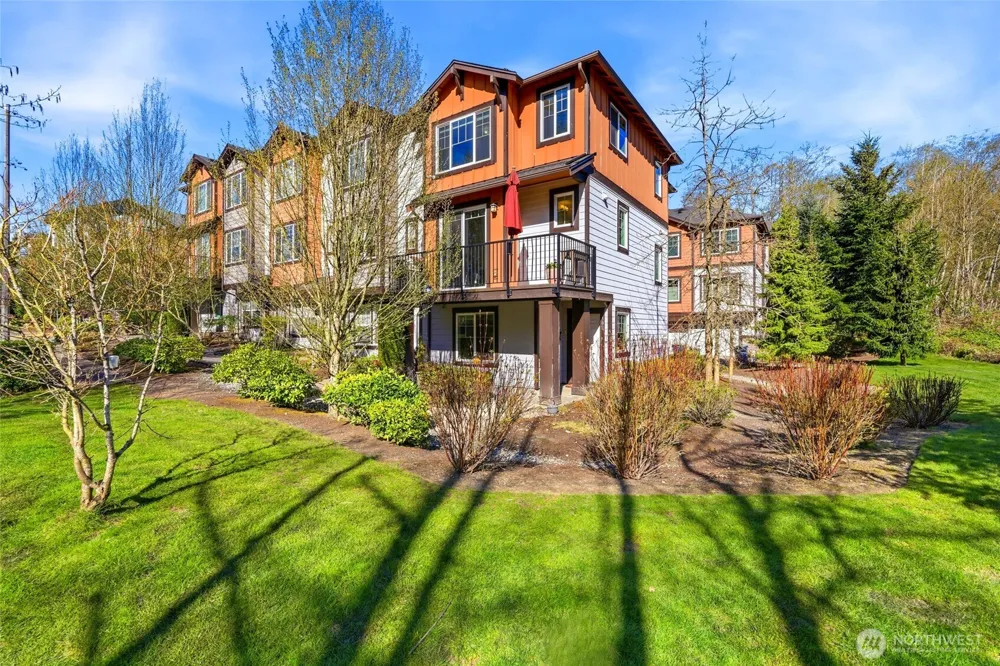 10175 156th Court NE #105 Redmond, WA 98052