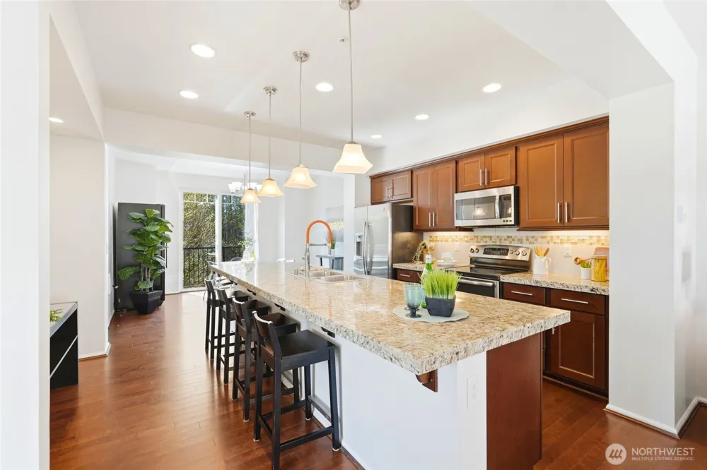 10175 156th Court NE #105 Redmond, WA 98052
