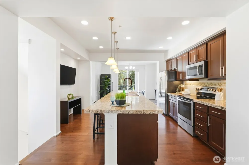 10175 156th Court NE #105 Redmond, WA 98052