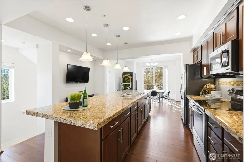 10175 156th Court NE #105 Redmond, WA 98052