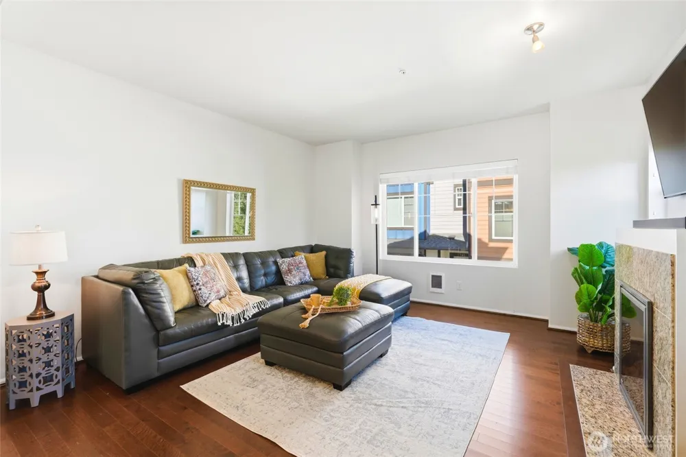 10175 156th Court NE #105 Redmond, WA 98052