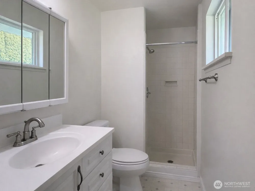 100 Hillcrest Drive Elma, WA 98541