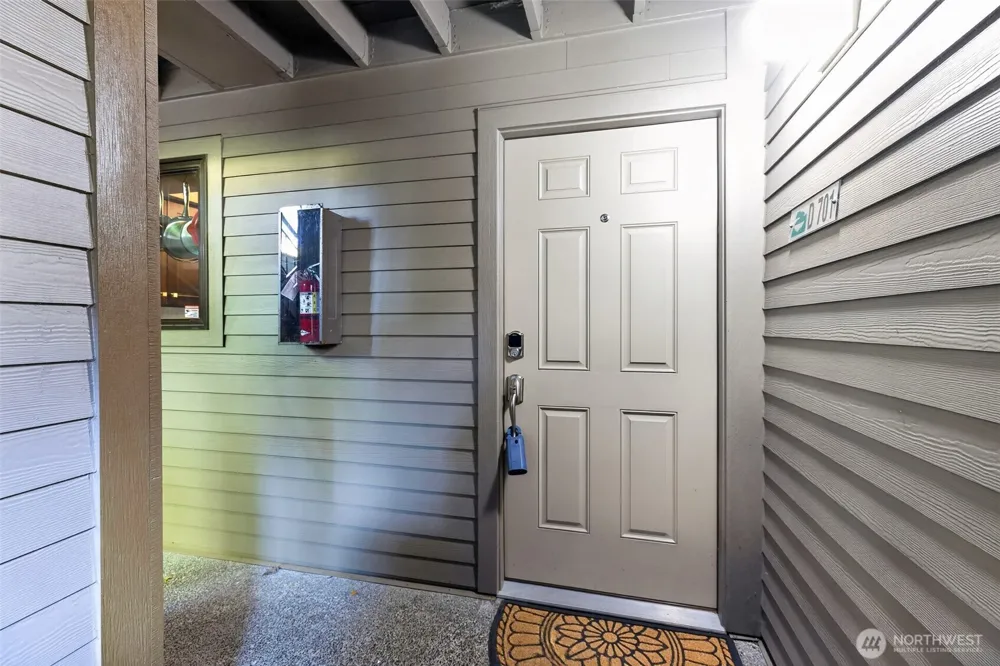 4895 76th Street SW #D701 Mukilteo, WA 98275