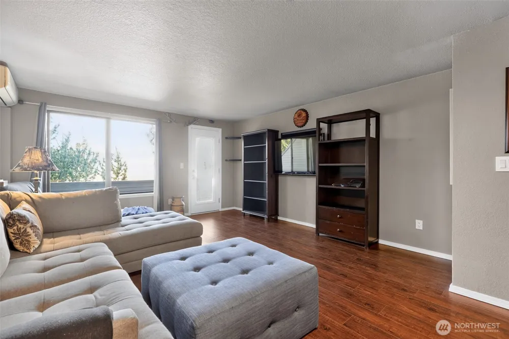 4895 76th Street SW #D701 Mukilteo, WA 98275