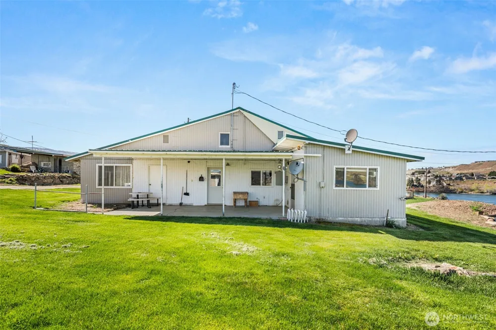 2988 Malaga Alcoa Highway Malaga, WA 98828