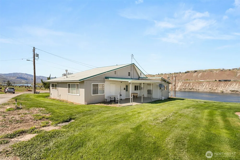 2988 Malaga Alcoa Highway Malaga, WA 98828