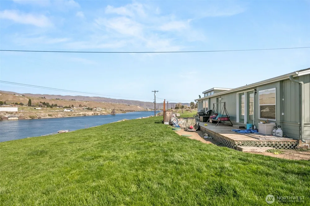 2988 Malaga Alcoa Highway Malaga, WA 98828
