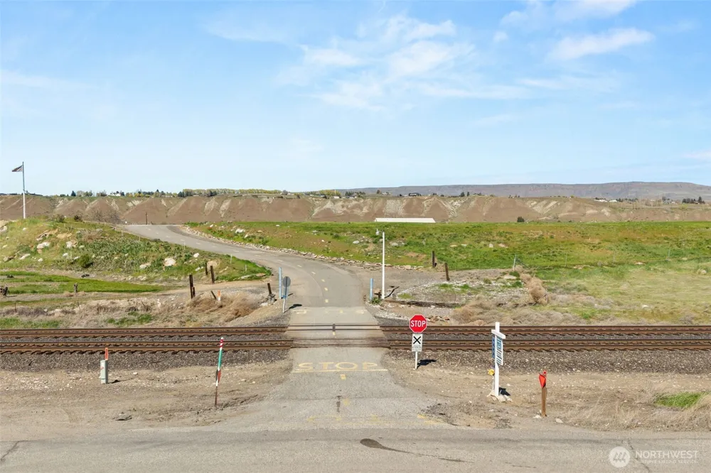 2988 Malaga Alcoa Highway Malaga, WA 98828