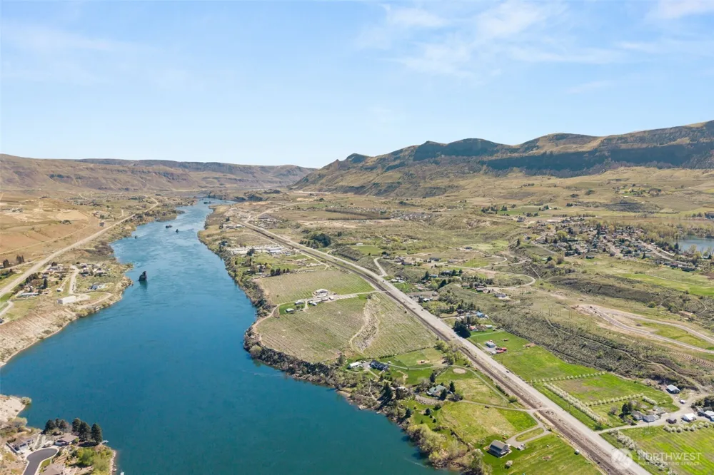 2988 Malaga Alcoa Highway Malaga, WA 98828