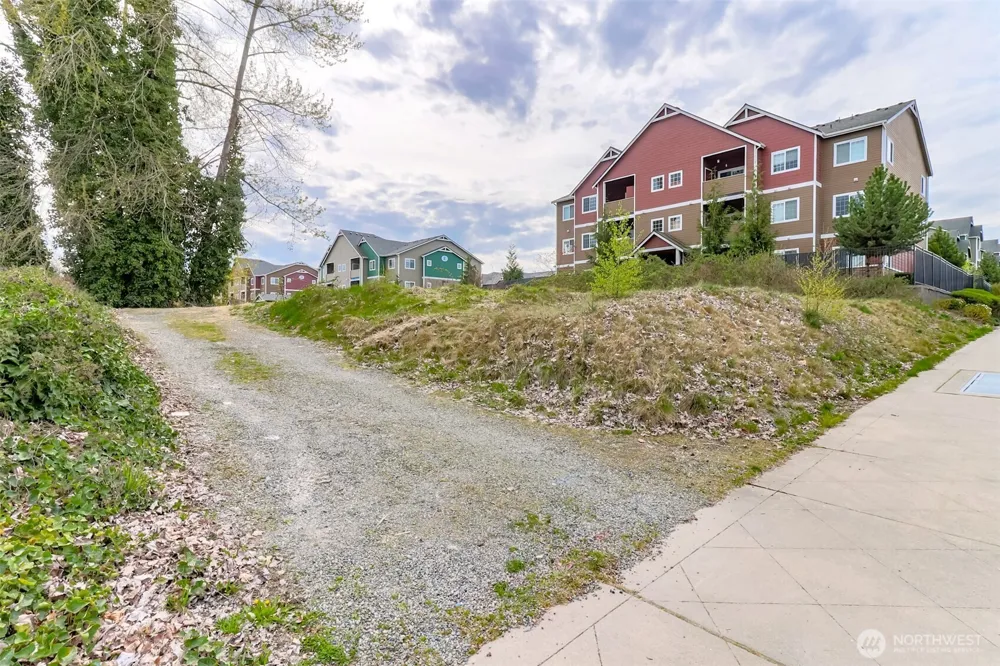 1725 Meridian Avenue E Edgewood, WA 98371