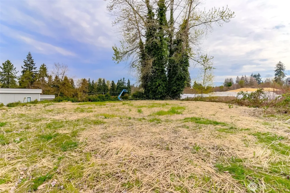 1725 Meridian Avenue E Edgewood, WA 98371
