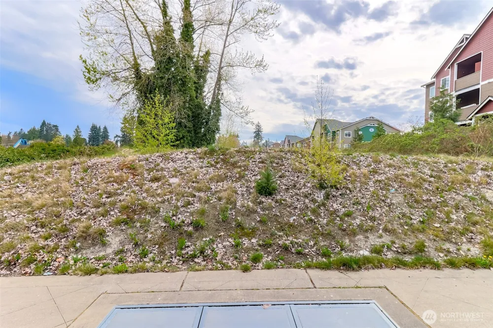 1725 Meridian Avenue E Edgewood, WA 98371