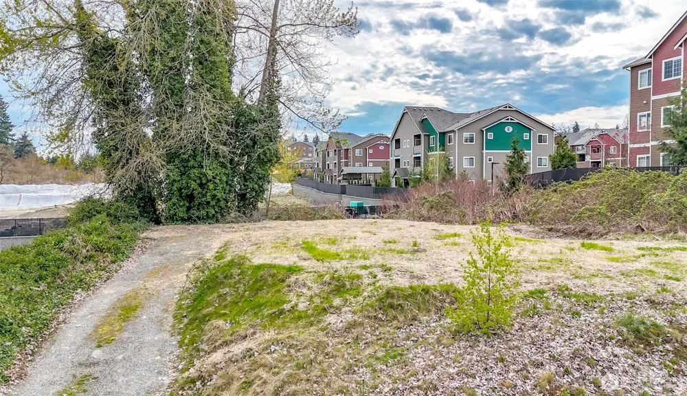 1725 Meridian Avenue E Edgewood, WA 98371