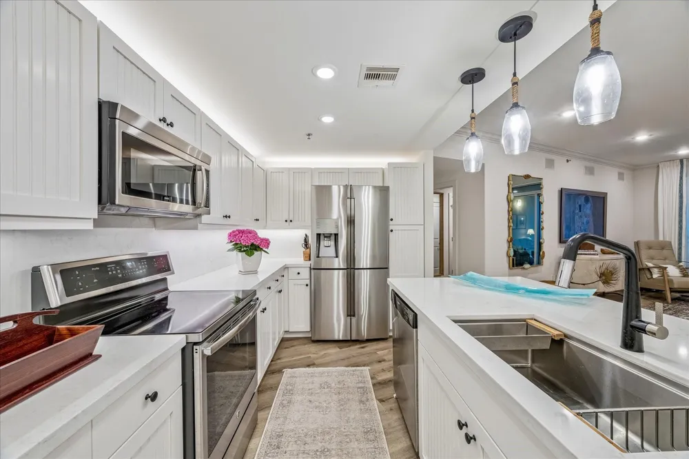 801 E Beach Drive #TW1704 Galveston, TX 77550