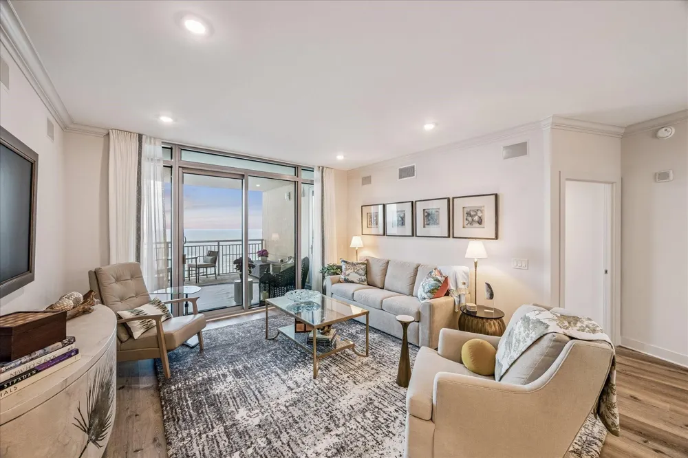801 E Beach Drive #TW1704 Galveston, TX 77550