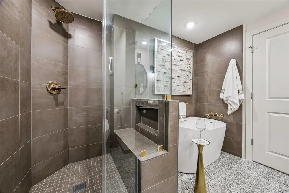 801 E Beach Drive #TW1704 Galveston, TX 77550