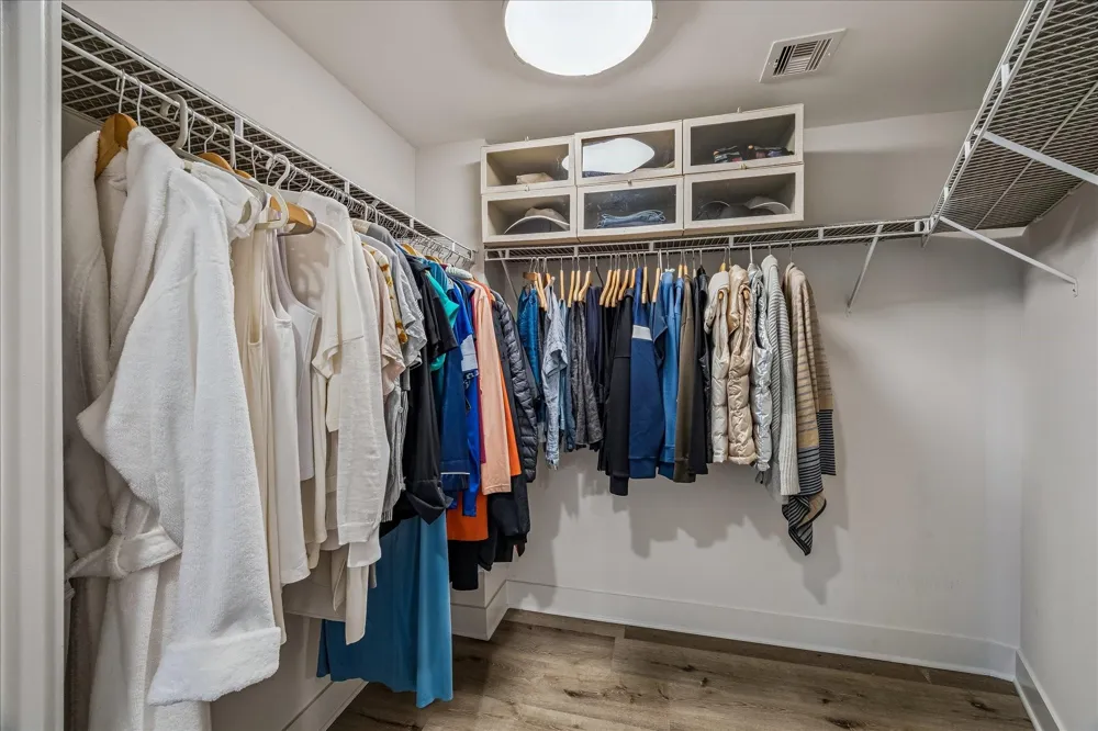 801 E Beach Drive #TW1704 Galveston, TX 77550