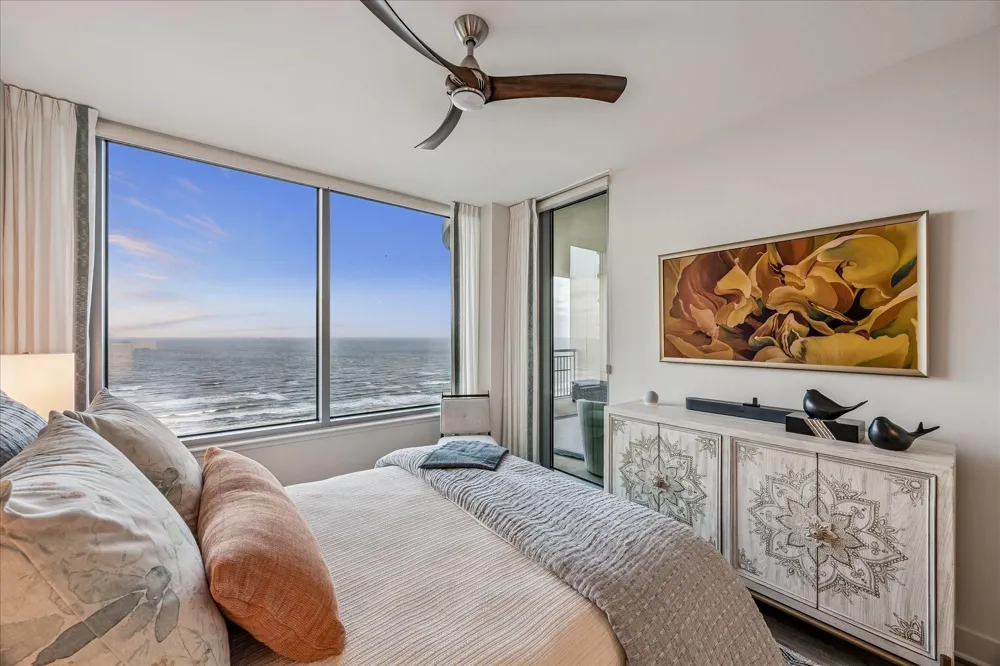 801 E Beach Drive #TW1704 Galveston, TX 77550