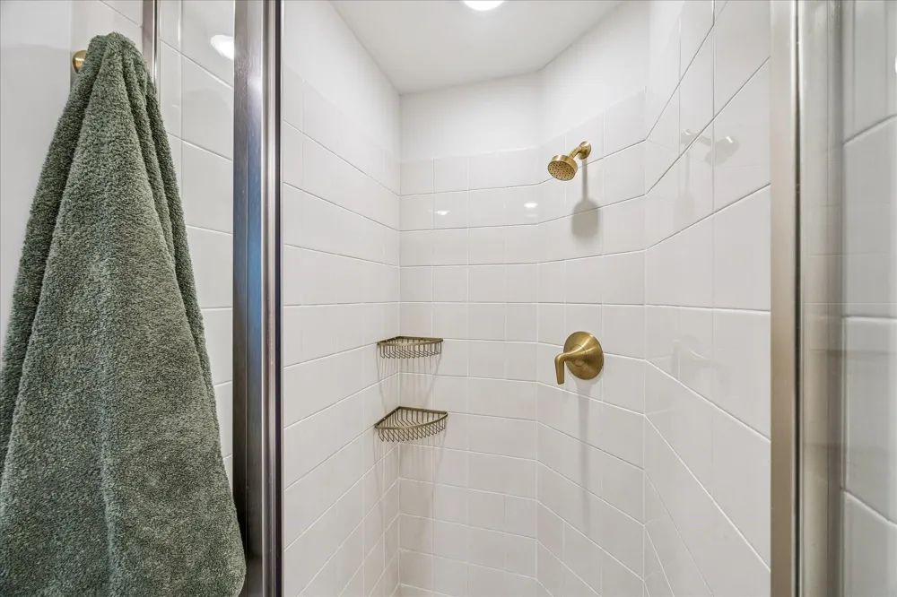801 E Beach Drive #TW1704 Galveston, TX 77550