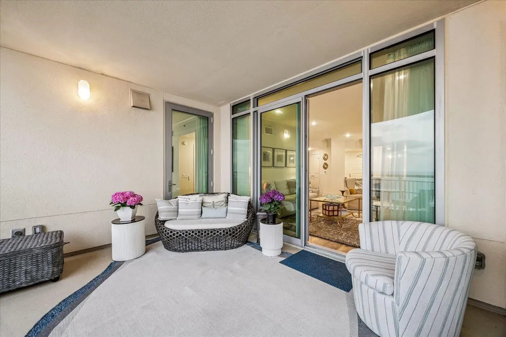 801 E Beach Drive #TW1704 Galveston, TX 77550