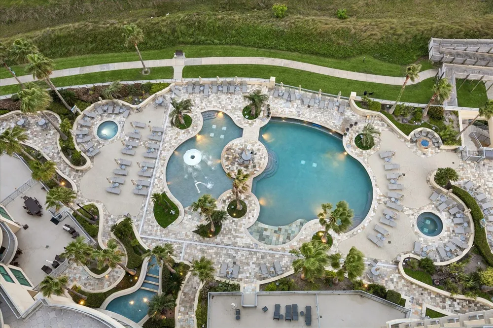 801 E Beach Drive #TW1704 Galveston, TX 77550