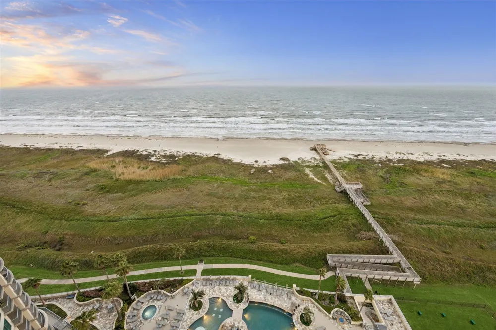 801 E Beach Drive #TW1704 Galveston, TX 77550
