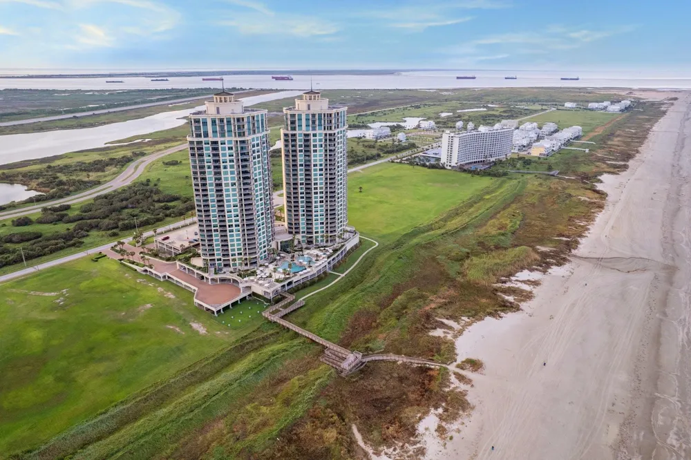 801 E Beach Drive #TW1704 Galveston, TX 77550