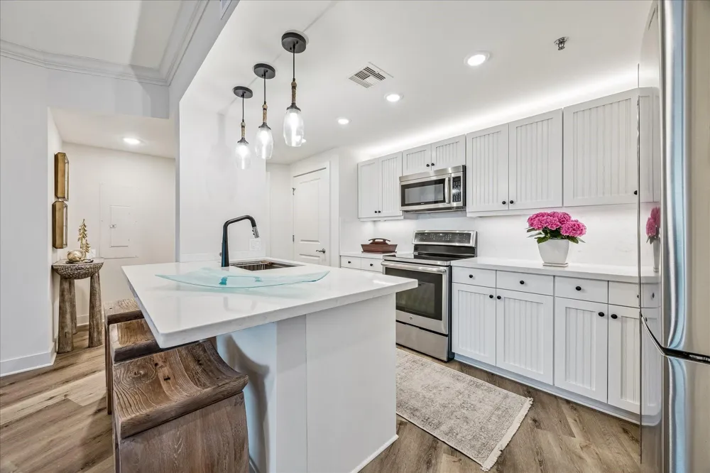 801 E Beach Drive #TW1704 Galveston, TX 77550