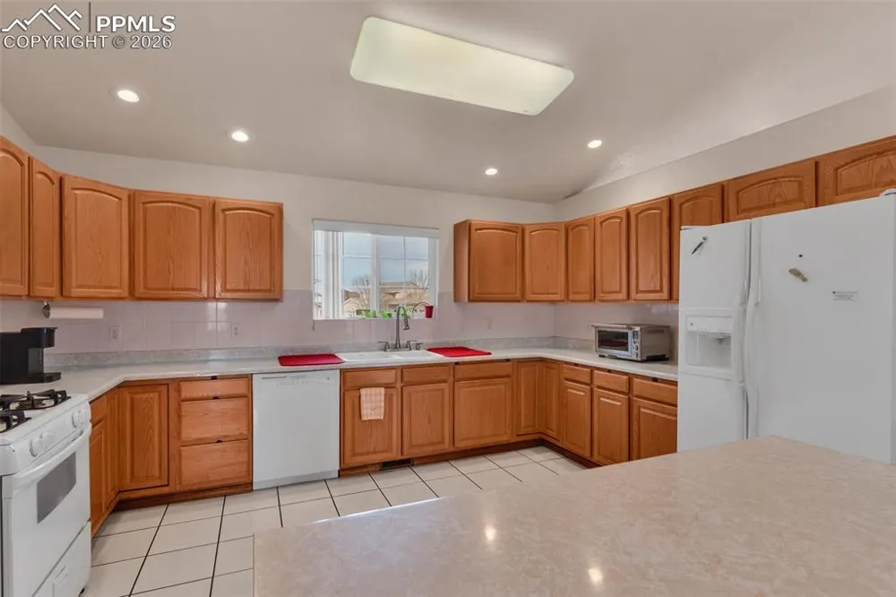 8 Pasadena Drive Pueblo, CO 81005