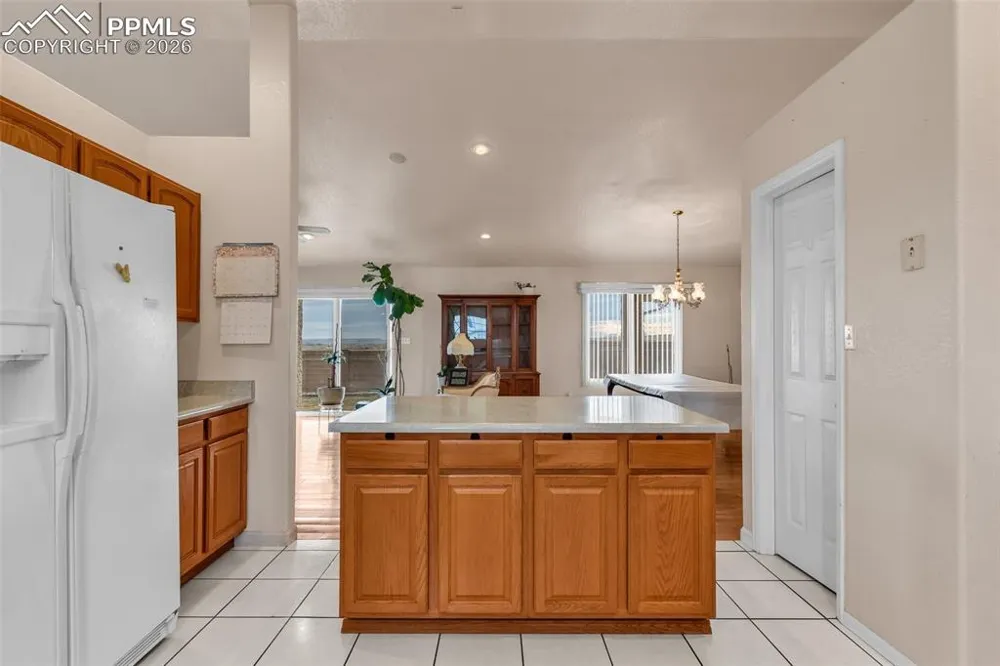 8 Pasadena Drive Pueblo, CO 81005