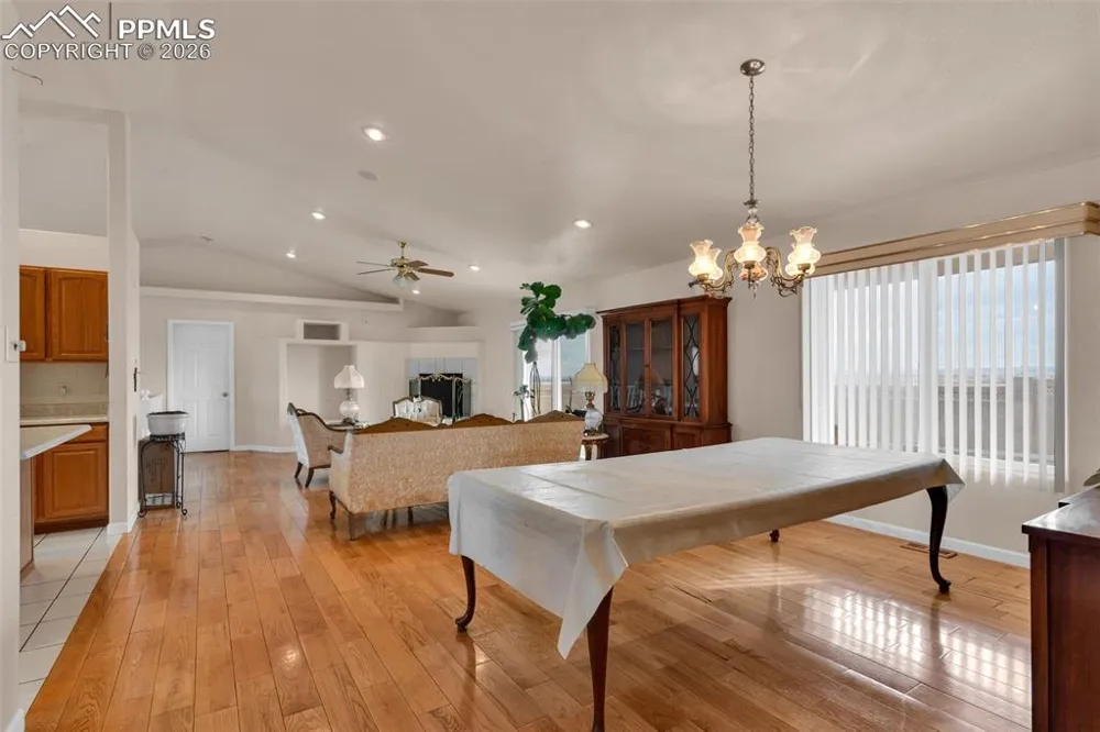 8 Pasadena Drive Pueblo, CO 81005