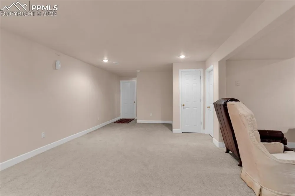 8 Pasadena Drive Pueblo, CO 81005