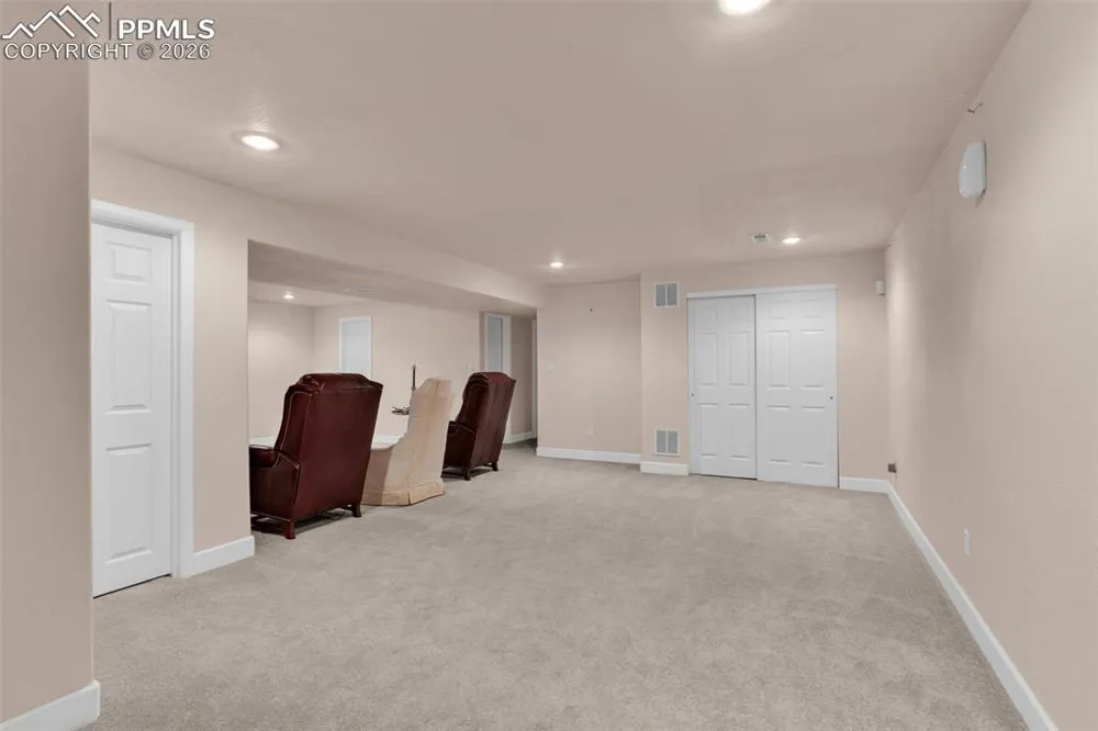 8 Pasadena Drive Pueblo, CO 81005