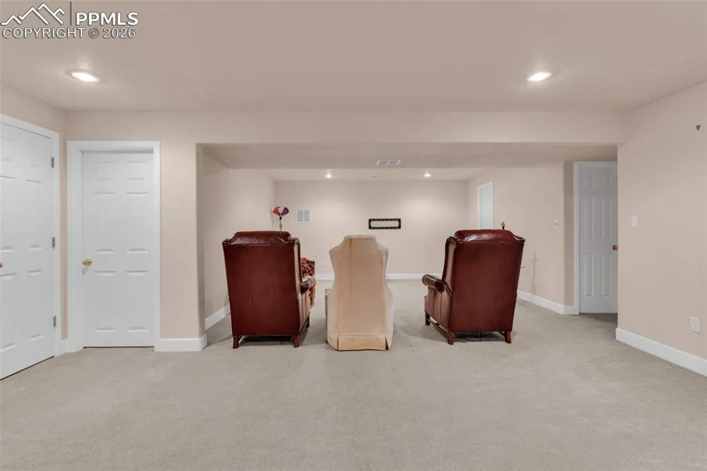 8 Pasadena Drive Pueblo, CO 81005