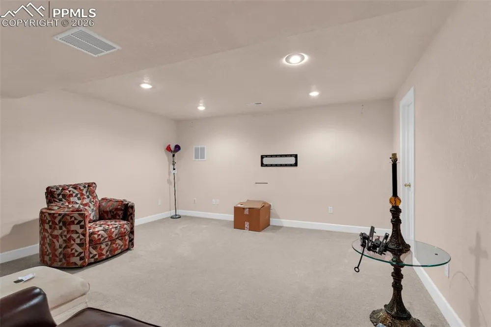 8 Pasadena Drive Pueblo, CO 81005