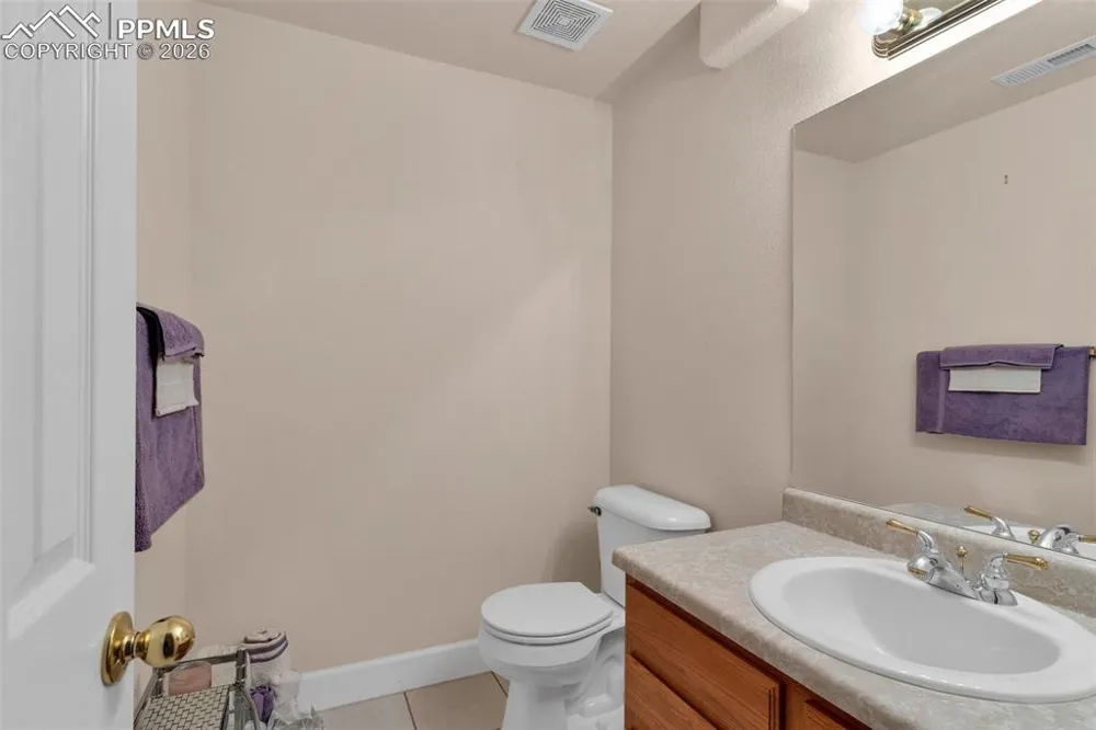 8 Pasadena Drive Pueblo, CO 81005