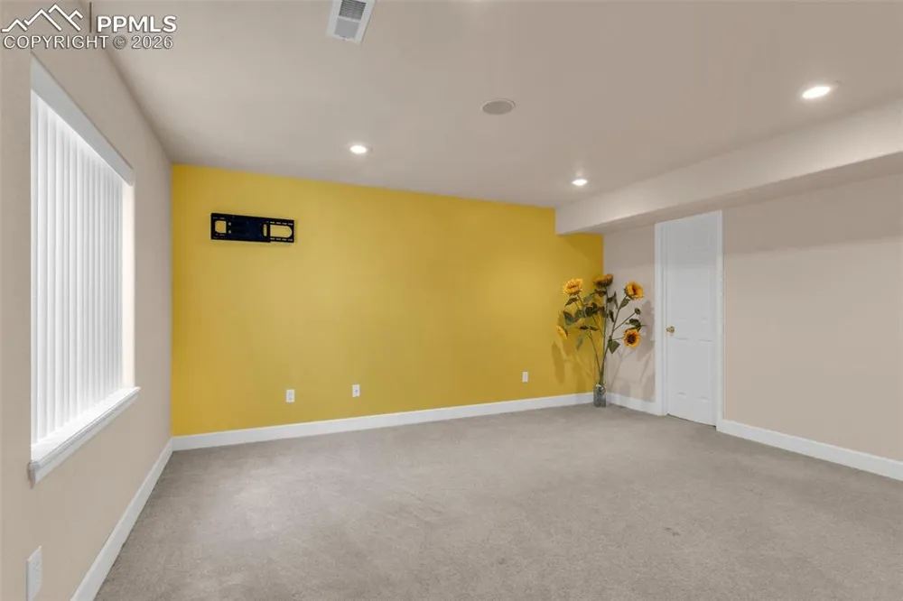 8 Pasadena Drive Pueblo, CO 81005