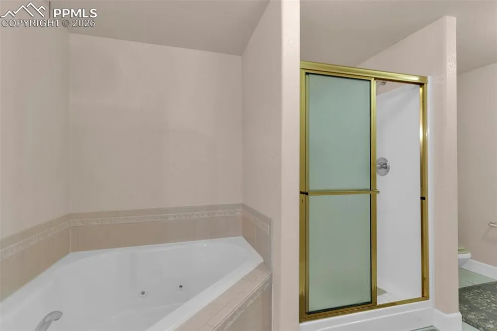 8 Pasadena Drive Pueblo, CO 81005