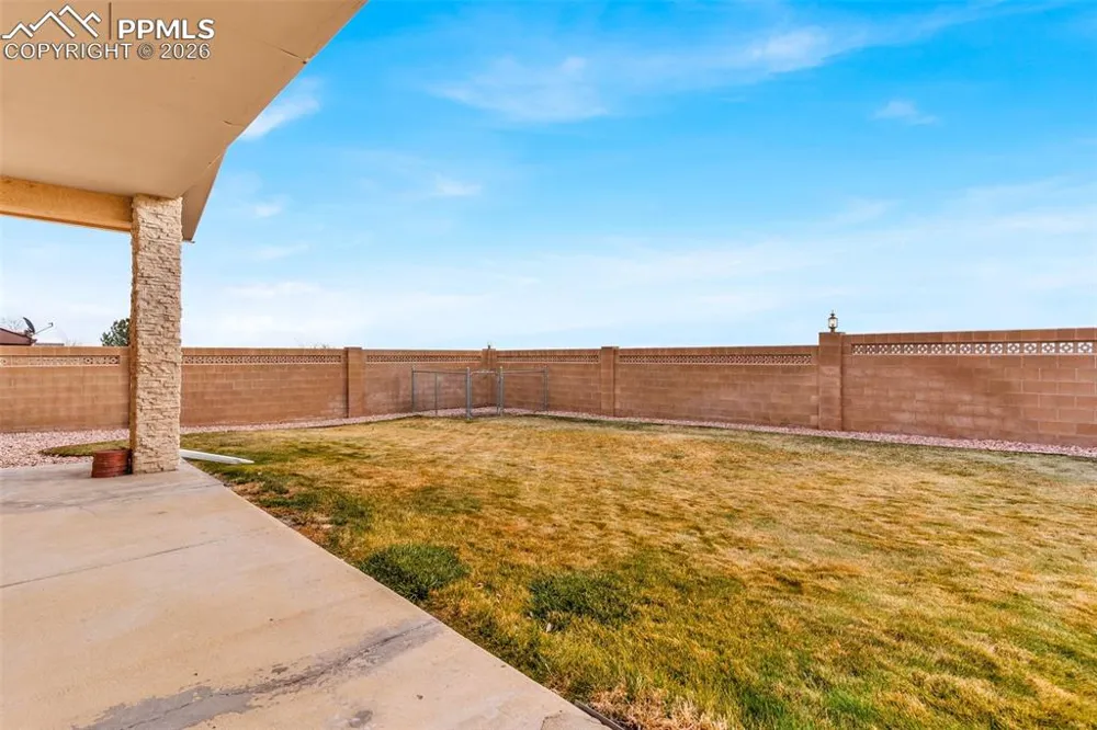 8 Pasadena Drive Pueblo, CO 81005